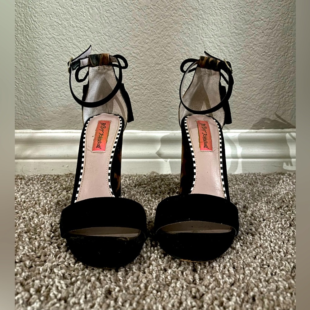 Betsey Johnson Rakko  Black Ankle Strap Heels